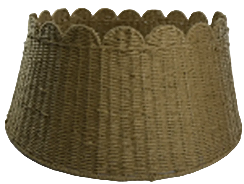 Paper string tree skirt with Scalloped Edge
