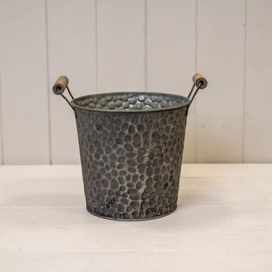 Zinc pot with hammered finish (indent) and ears