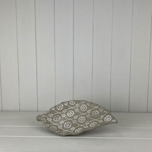 Small Concrete Leaf Dish 31 x 15 x 3