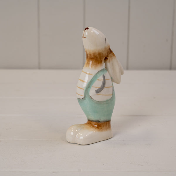 Medium Gazing Hare