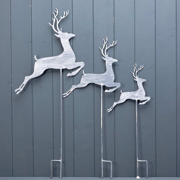 S/3 greywash Metal Reindeers on Stake 31x0.5x M:25.5x0.5x60 S:19x0.5x48
