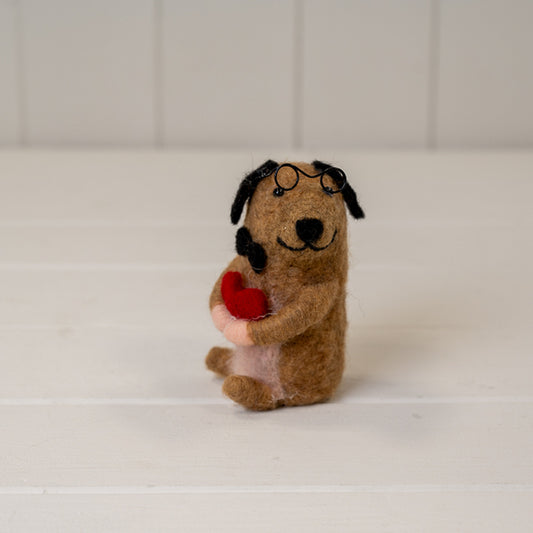 Sausage Dog Holding Rose 9X9X10cm  Weight- 10G