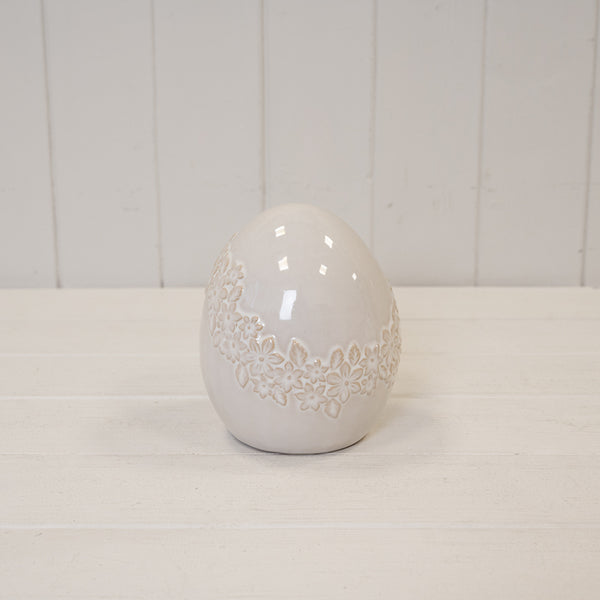 Large Ceramic Egg with Flower Garland 11.5cm x 11.5cm x 13.5cm